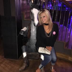 Meet your Posher, Caitlyn